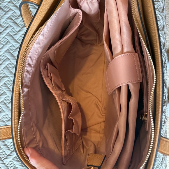 Poppy & Peonies Go Getter Tote in Congnac never used - Picture 5 of 5